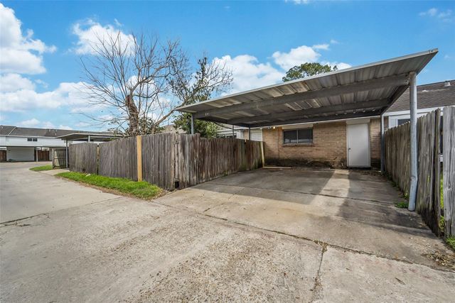 7265 Chasewood Drive, Houston, TX 77489