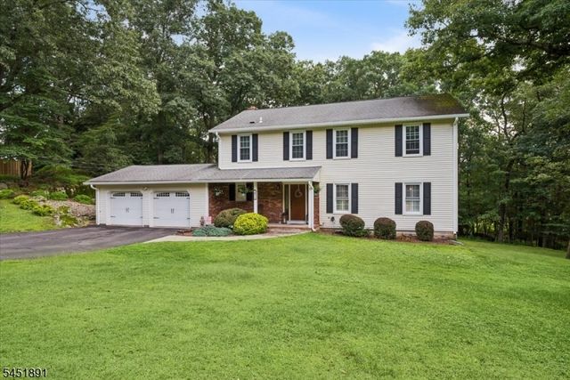 19 Mohawk Ave, Hopatcong Boro, NJ 07843