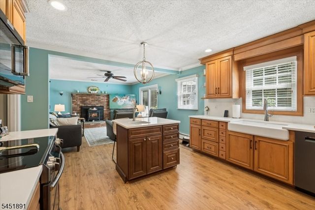 19 Mohawk Ave, Hopatcong Boro, NJ 07843