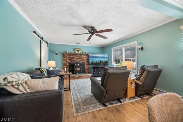 19 Mohawk Ave, Hopatcong Boro, NJ 07843