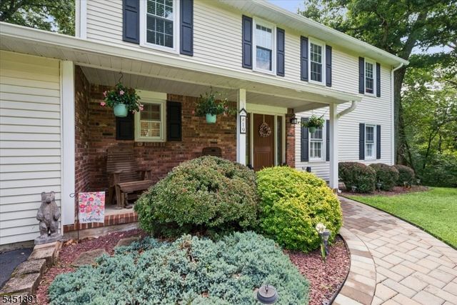 19 Mohawk Ave, Hopatcong Boro, NJ 07843