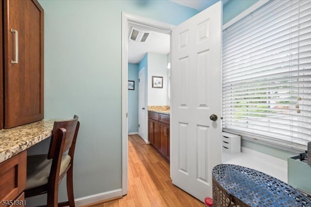 19 Mohawk Ave, Hopatcong Boro, NJ 07843