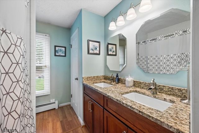 19 Mohawk Ave, Hopatcong Boro, NJ 07843