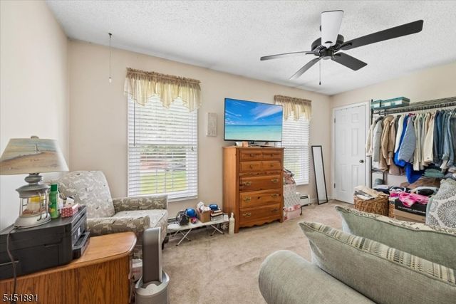 19 Mohawk Ave, Hopatcong Boro, NJ 07843