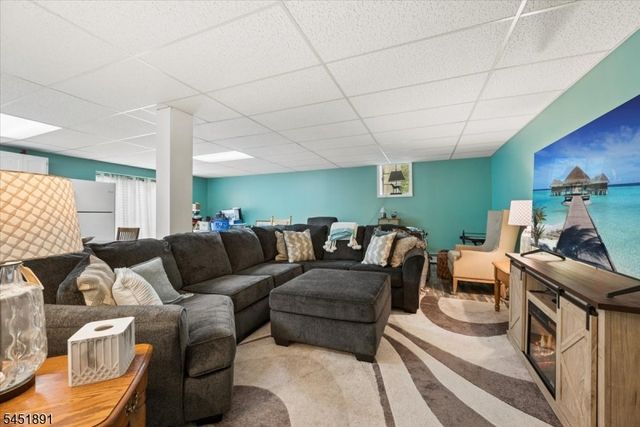 19 Mohawk Ave, Hopatcong Boro, NJ 07843