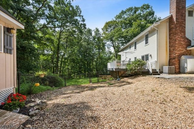 19 Mohawk Ave, Hopatcong Boro, NJ 07843