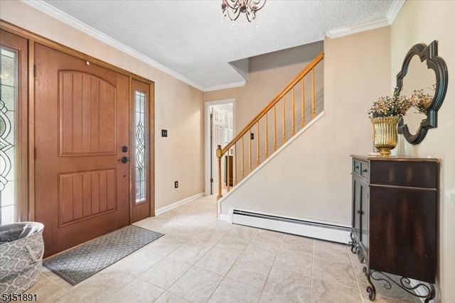 19 Mohawk Ave, Hopatcong Boro, NJ 07843