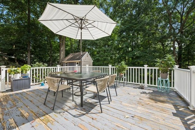 19 Mohawk Ave, Hopatcong Boro, NJ 07843