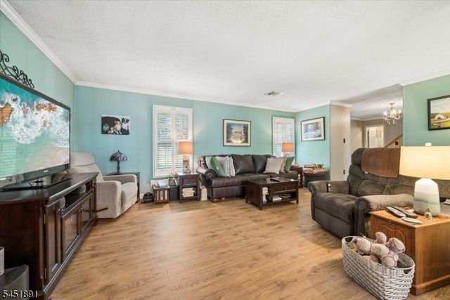 19 Mohawk Ave, Hopatcong Boro, NJ 07843