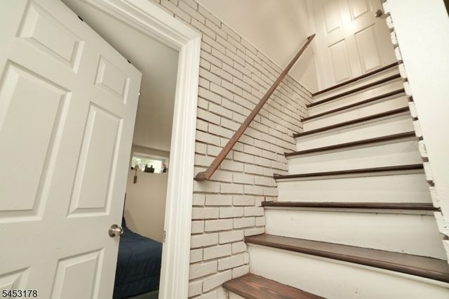 105 Main St, Linden City, NJ 07036