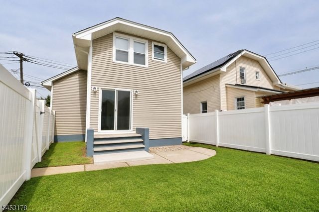 105 Main St, Linden City, NJ 07036