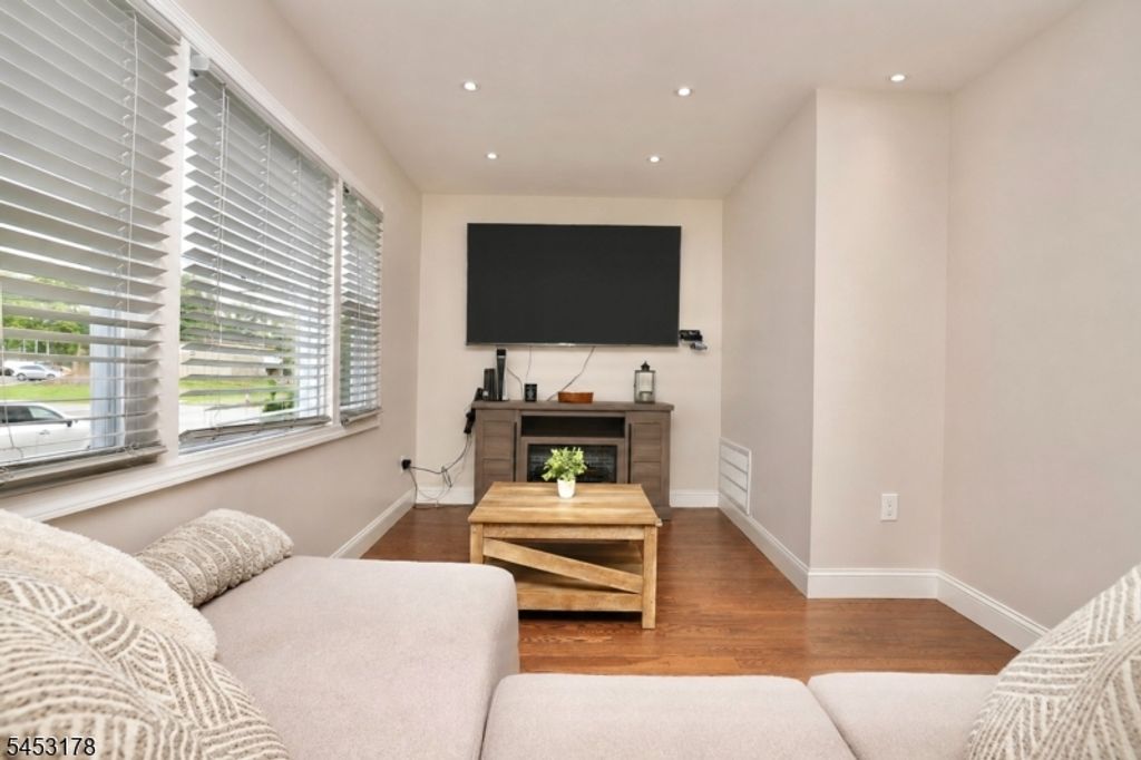 105 Main St, Linden City, NJ 07036 — photo 5