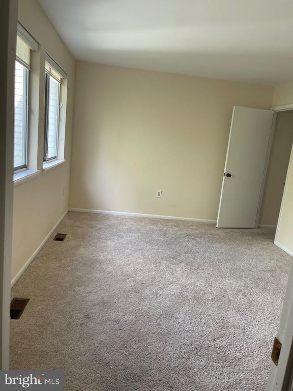 Image 13 of property listing at 15837 MILLBROOK LN #123, Laurel, MD 20707