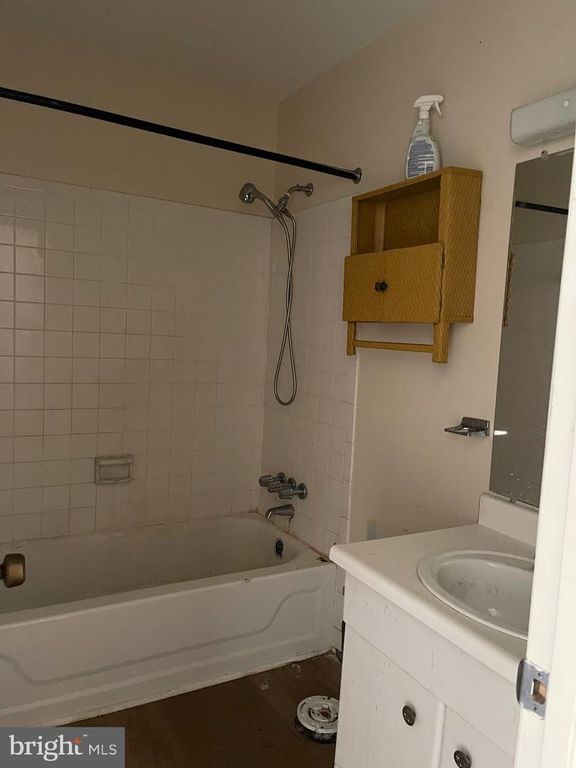 Image 14 of property listing at 15837 MILLBROOK LN #123, Laurel, MD 20707