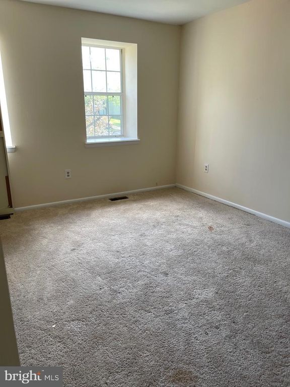 Image 15 of property listing at 15837 MILLBROOK LN #123, Laurel, MD 20707