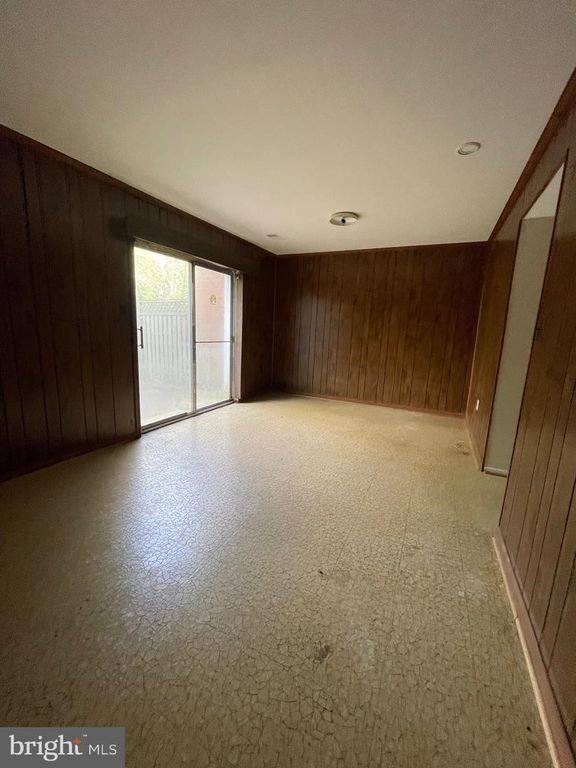 Image 16 of property listing at 15837 MILLBROOK LN #123, Laurel, MD 20707