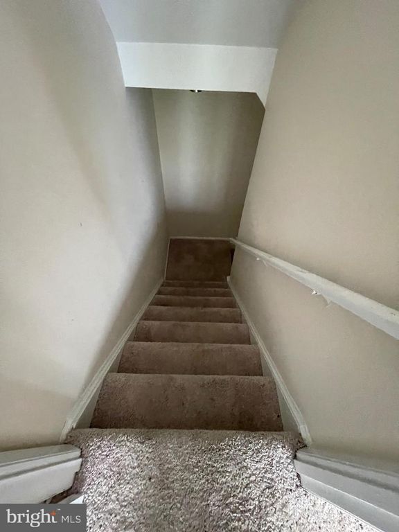 Image 17 of property listing at 15837 MILLBROOK LN #123, Laurel, MD 20707