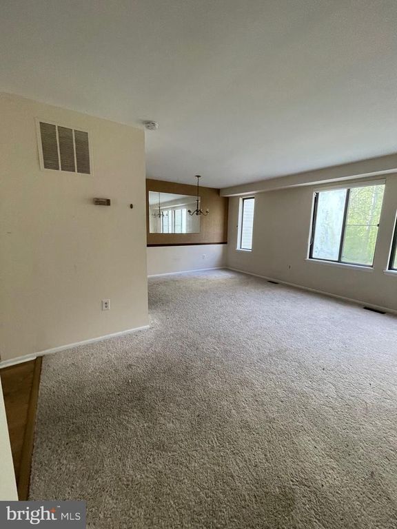 Image 2 of property listing at 15837 MILLBROOK LN #123, Laurel, MD 20707