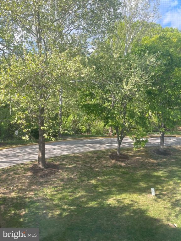 Image 20 of property listing at 15837 MILLBROOK LN #123, Laurel, MD 20707