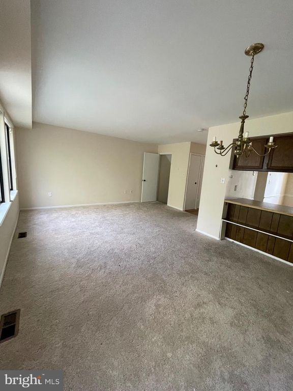 Image 4 of property listing at 15837 MILLBROOK LN #123, Laurel, MD 20707