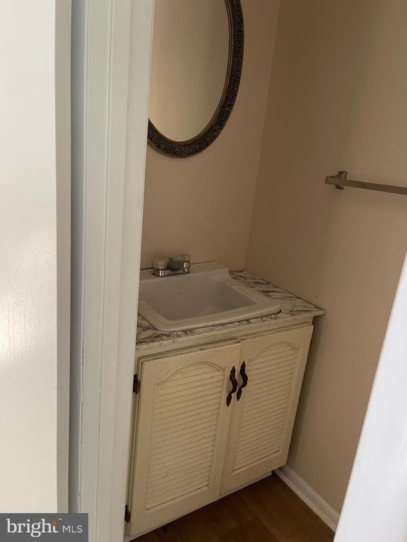 Image 6 of property listing at 15837 MILLBROOK LN #123, Laurel, MD 20707