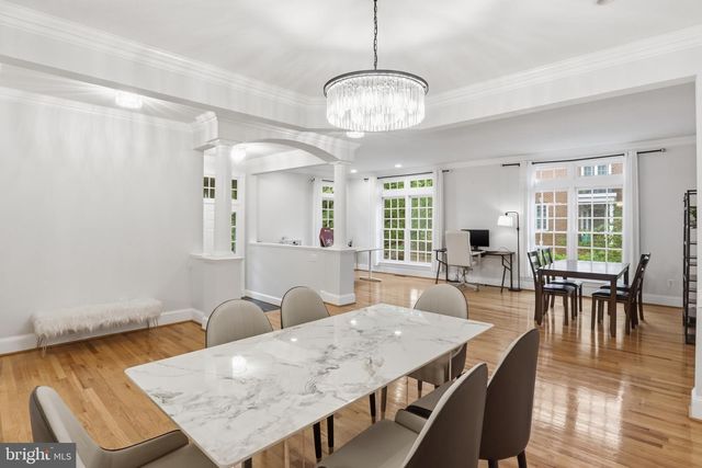 2323 SAWTOOTH OAK CT, Vienna, VA 22182
