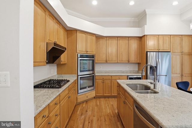 2323 SAWTOOTH OAK CT, Vienna, VA 22182