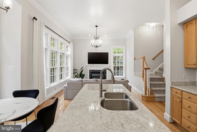 2323 SAWTOOTH OAK CT, Vienna, VA 22182