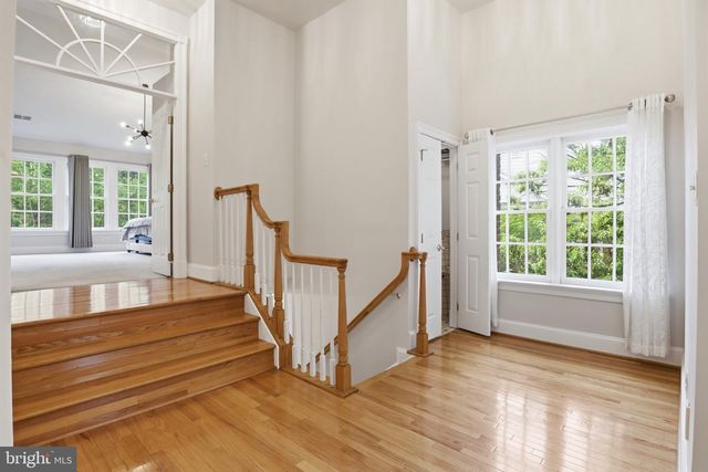 2323 SAWTOOTH OAK CT, Vienna, VA 22182