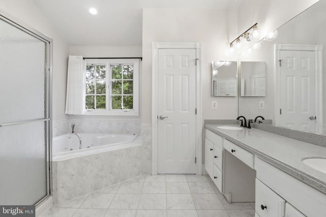 2323 SAWTOOTH OAK CT, Vienna, VA 22182