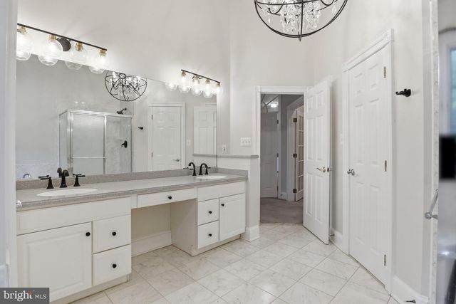 2323 SAWTOOTH OAK CT, Vienna, VA 22182
