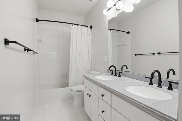 2323 SAWTOOTH OAK CT, Vienna, VA 22182