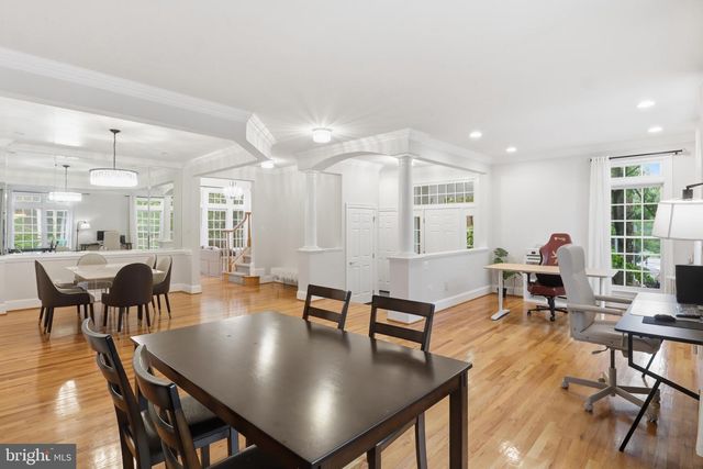 2323 SAWTOOTH OAK CT, Vienna, VA 22182