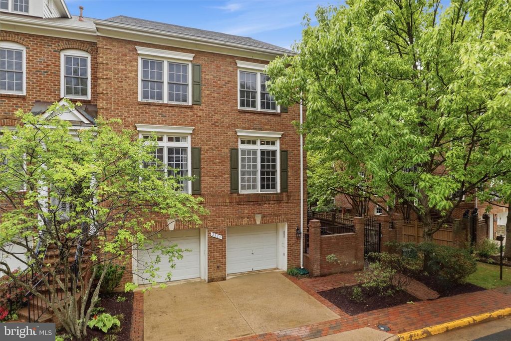 2323 SAWTOOTH OAK CT, Vienna, VA 22182