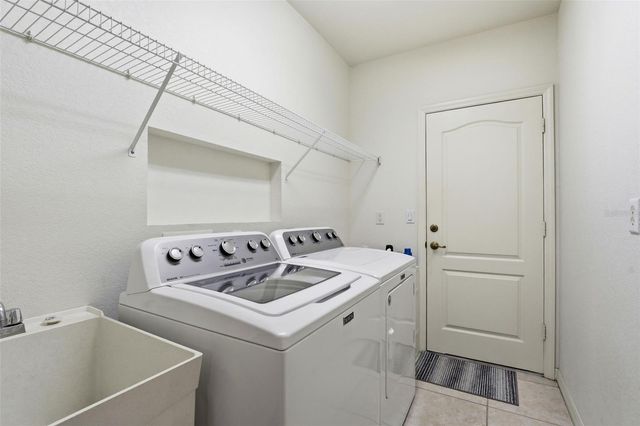 206 VISTA DEL LAGO WAY, Venice, FL 34292