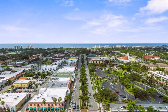 206 VISTA DEL LAGO WAY, Venice, FL 34292