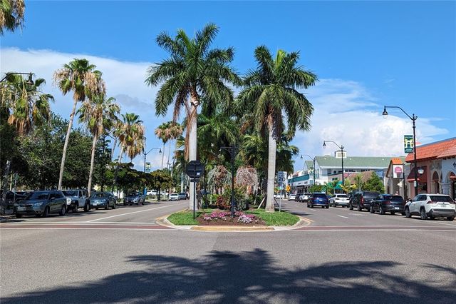 206 VISTA DEL LAGO WAY, Venice, FL 34292