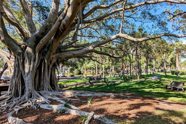 206 VISTA DEL LAGO WAY, Venice, FL 34292