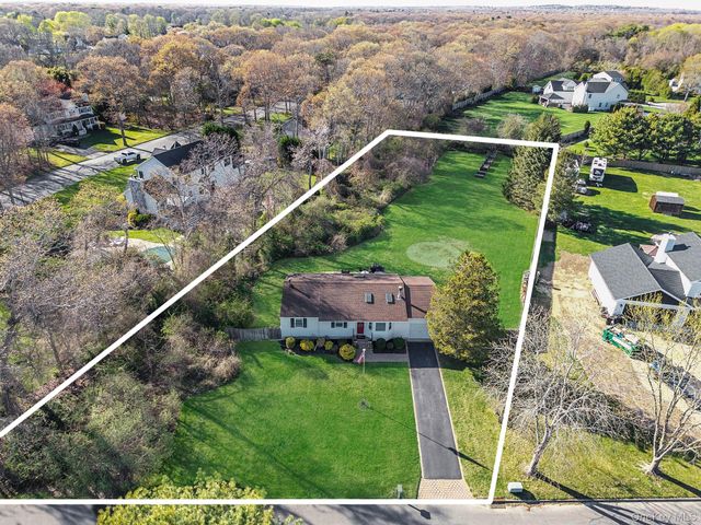 9 Hickory Lane, East Moriches, NY 11940