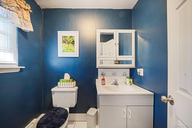 9 Hickory Lane, East Moriches, NY 11940