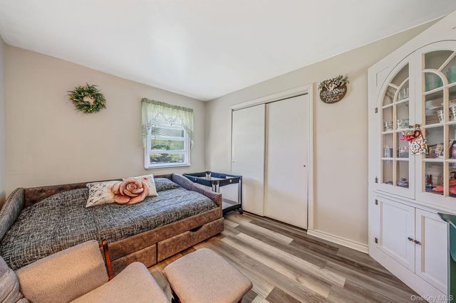 9 Hickory Lane, East Moriches, NY 11940