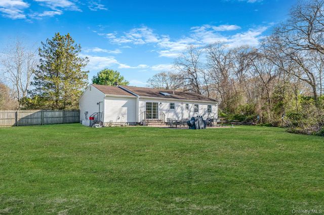 9 Hickory Lane, East Moriches, NY 11940