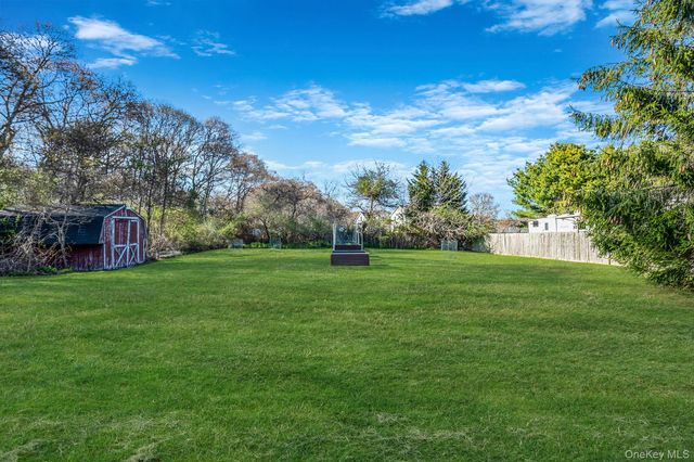 9 Hickory Lane, East Moriches, NY 11940