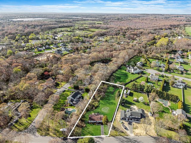 9 Hickory Lane, East Moriches, NY 11940