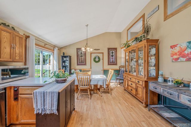 9 Hickory Lane, East Moriches, NY 11940