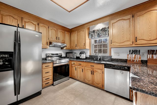 49 Siegas Road, Burlington, CT 06013