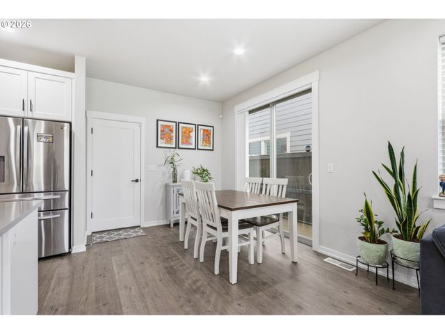 8165 Se VERMONT St, Hillsboro, OR 97123