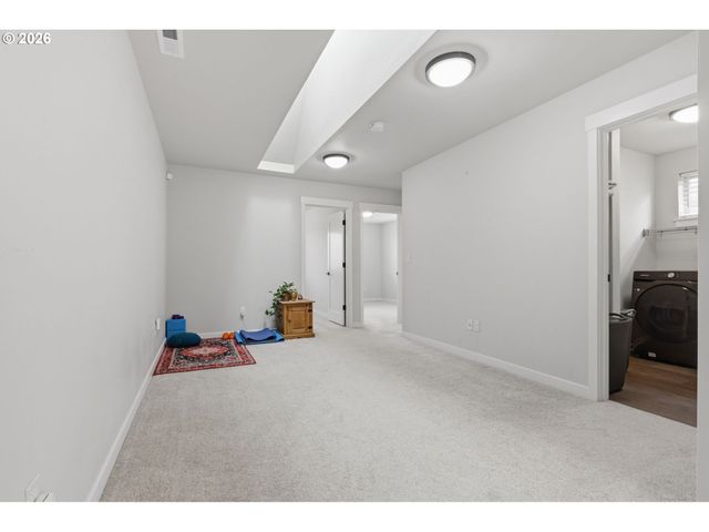 8165 Se VERMONT St, Hillsboro, OR 97123