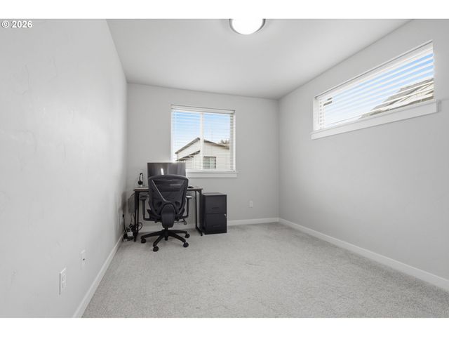 8165 Se VERMONT St, Hillsboro, OR 97123