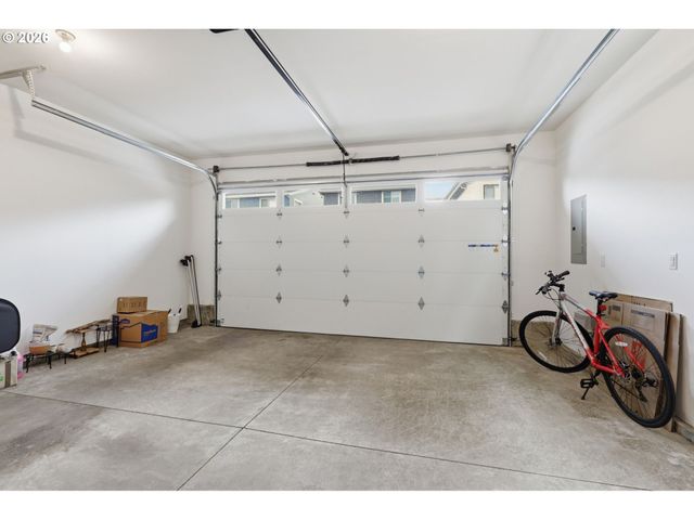 8165 Se VERMONT St, Hillsboro, OR 97123